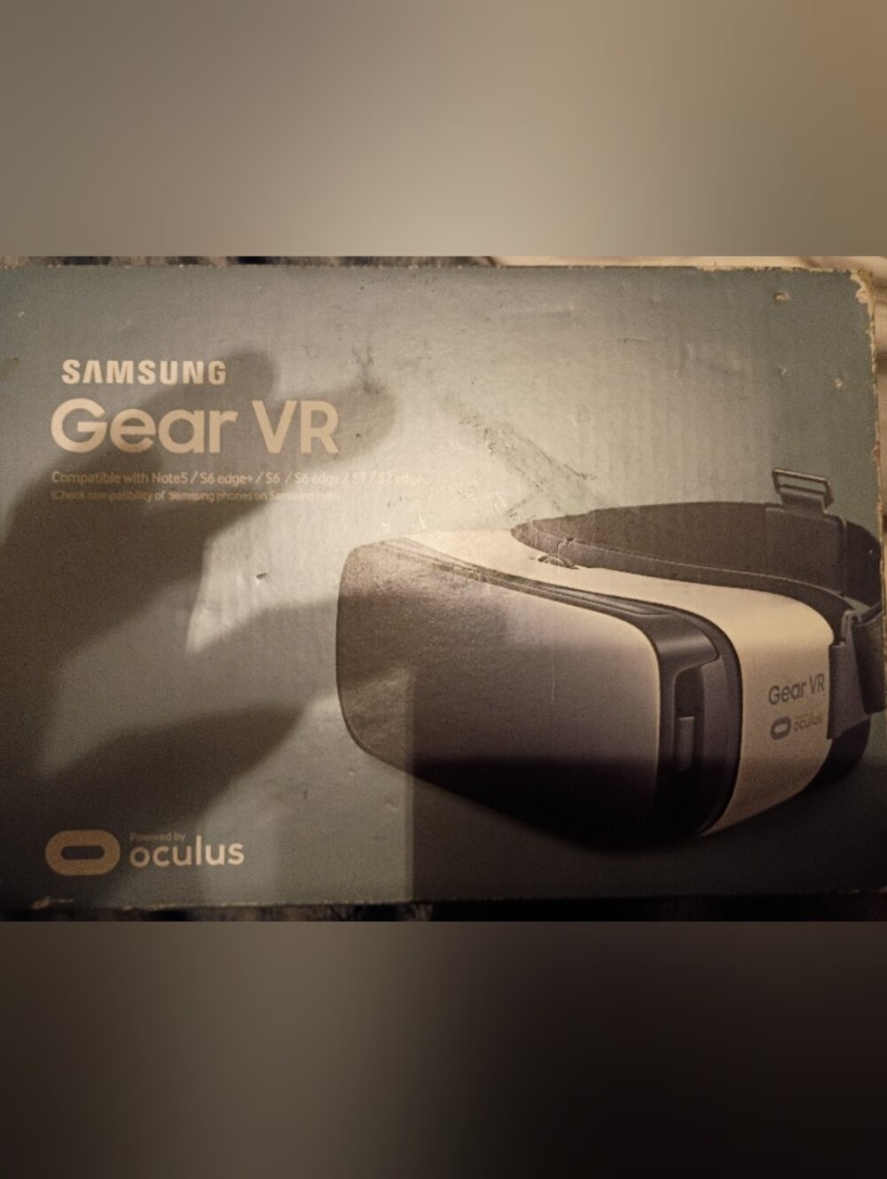 Samsung Gear VR Headset in Black and White